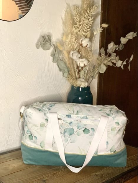 Sac à langer molletonné eucalyptus et velours sauge. Fait main en France