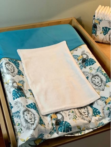 Housse de matelas à langer lion toucan. L'Atelier Mama