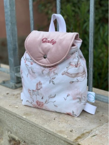 Sac à dos calèche et chevaux personnalisé. L'Atelier Mama