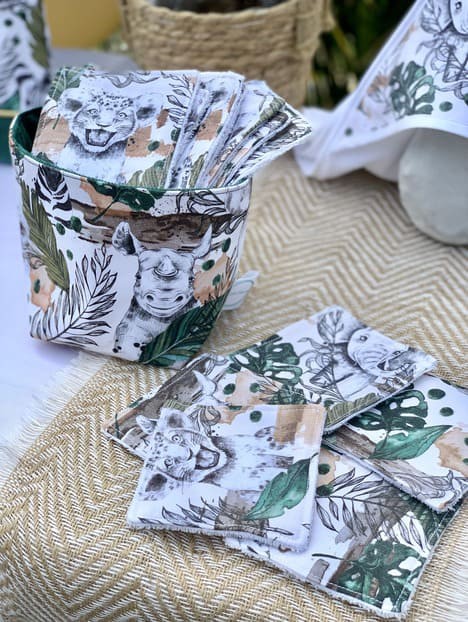 Panière à lingettes et lingettes lavables pour bébé. Tissu coton Monstera et éponge bambou oekotex