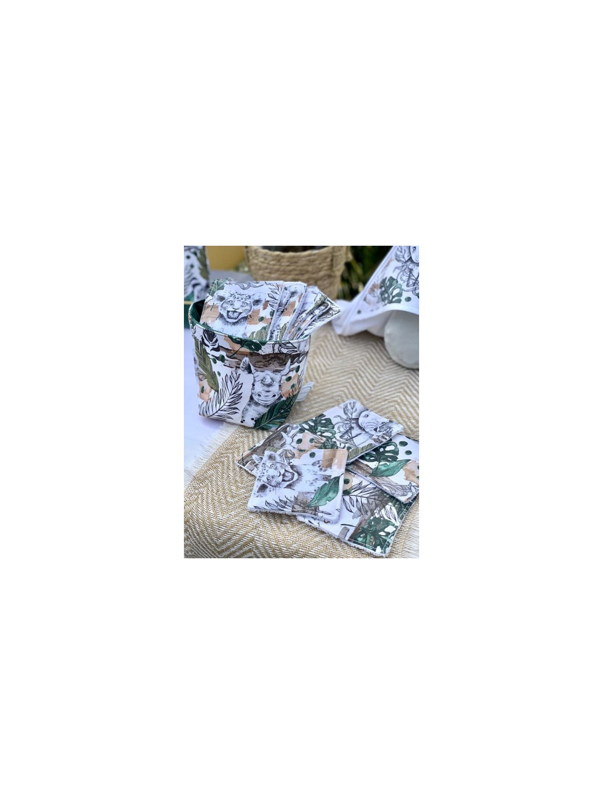 Panière à lingettes et lingettes lavables pour bébé. Tissu coton Monstera et éponge bambou oekotex