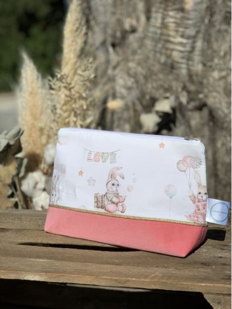 Pochette lapinou Velvet fraise. L'Atelier Mama