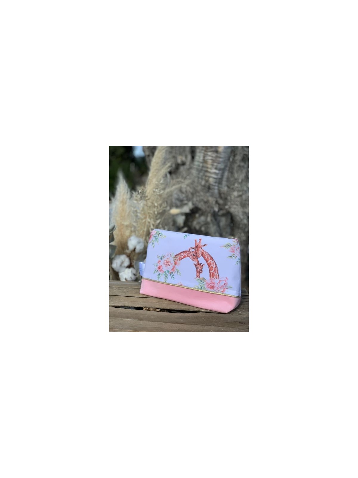 Pochette girafe family velvet candy pink. L'Atelier Mama