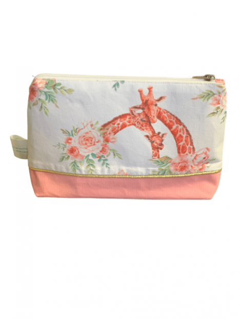 Pochette girafe family velvet candy pink. L'Atelier Mama