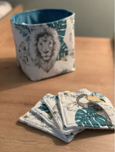 Panière et 10 lingettes lavables lion toucan velvet bleu mosaique. L'Atelier Mama