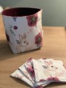 Panière et 10 lingettes lavables lapin flower velvet lie de vin. L'Atelier Mama