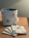 Panière et 10 lingettes lavables eucalyptus velvet sauge. L'Atelier Mama