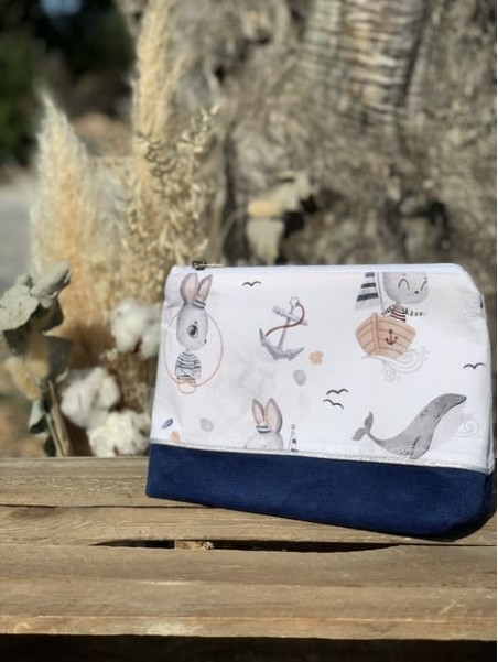 Pochette lapin marin velvet bleu marine. L'Atelier Mama