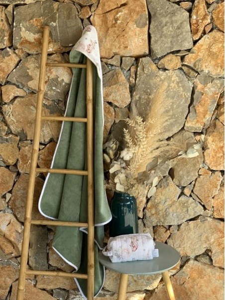 Cape de bain L écureuil et parapluie éponge bambou argile. L'Atelier Mama