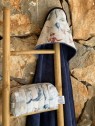 Cape de bain et trousse de toilette Pinocchio éponge bambou indigo. L'Atelier Mama