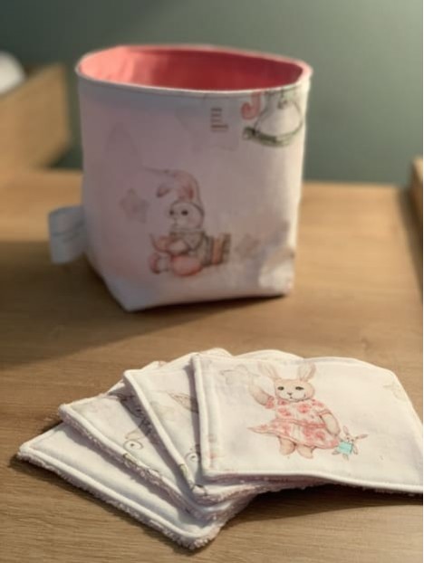 Panière et 10 lingettes lavables lapinou Velvet fraise. L'Atelier Mama