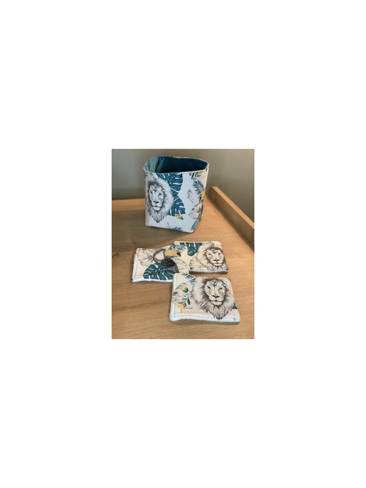 Panière et 10 lingettes lavables lion toucan velvet bleu mosaique. L'Atelier Mama