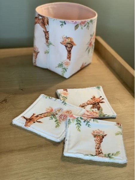 Panière et 10 lingettes lavables girafe family coton rose. L'Atelier Mama